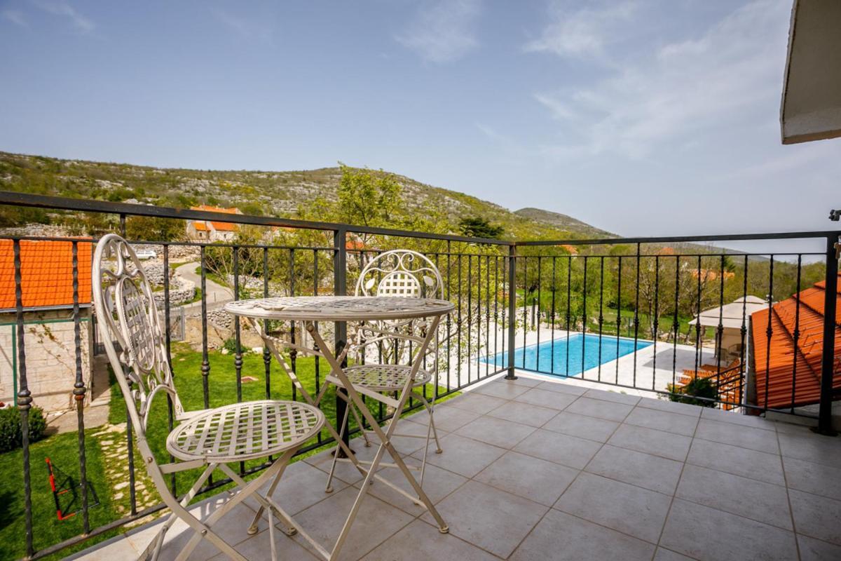Villa Jozini Dvori Krstatice Exterior foto
