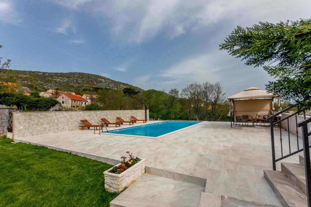 Villa Jozini Dvori Krstatice Exterior foto
