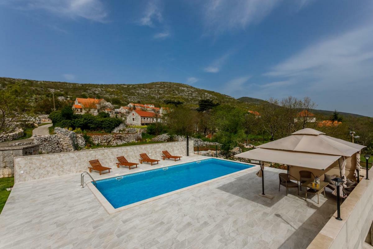 Villa Jozini Dvori Krstatice Exterior foto